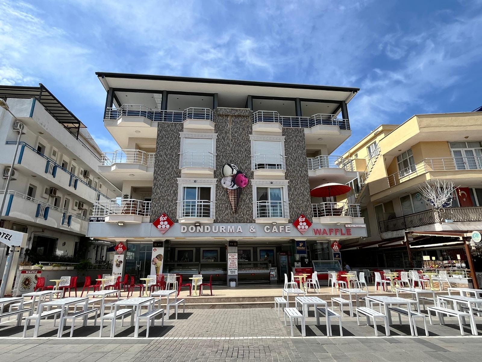 Altınkum Yalı Caddesinde Denize Sıfır 3+1 Dubleks