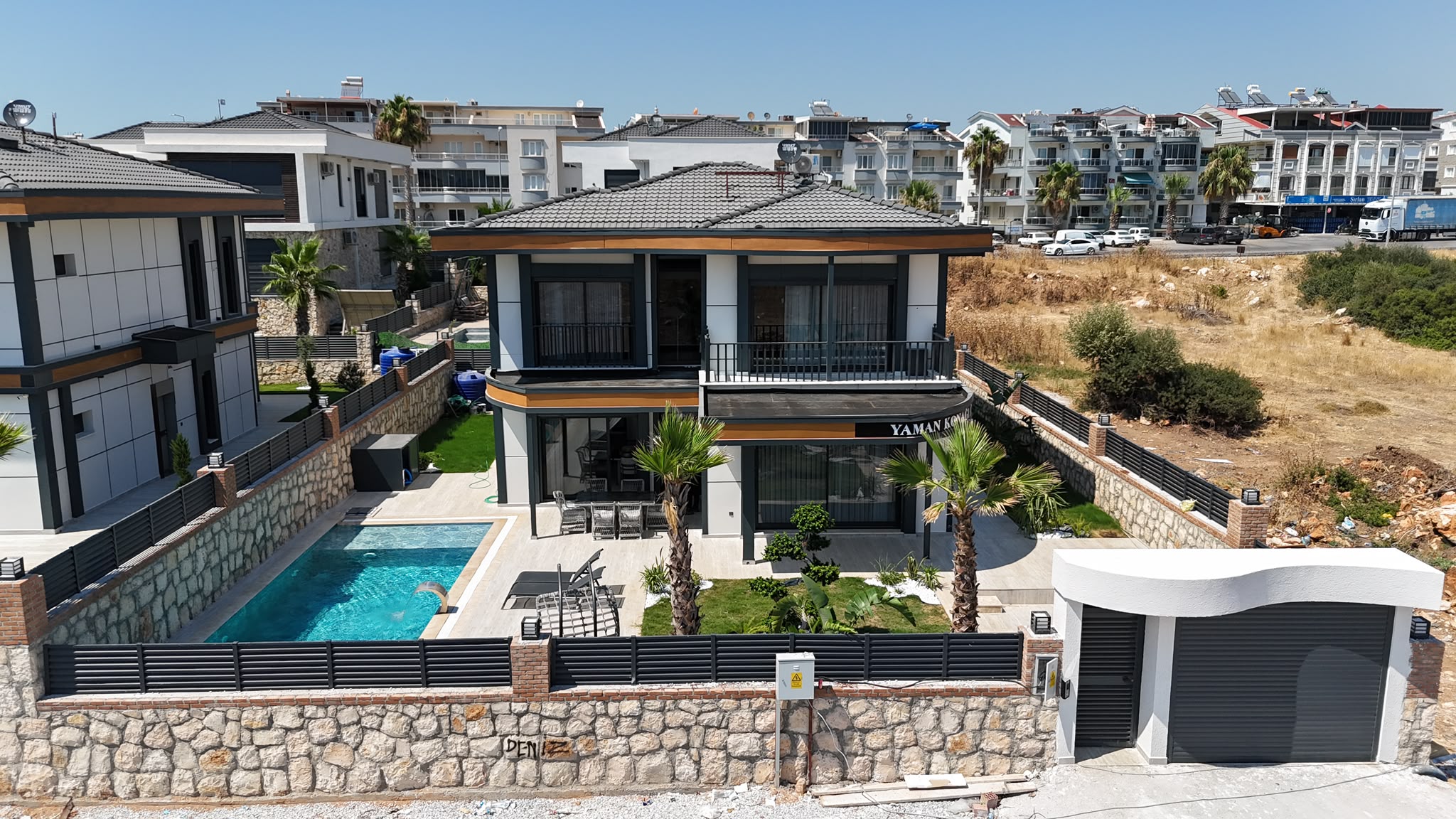 Didim Efeler’de Prestijli Ve Emsalsiz 4+1 Ultra Lüks Malikâne