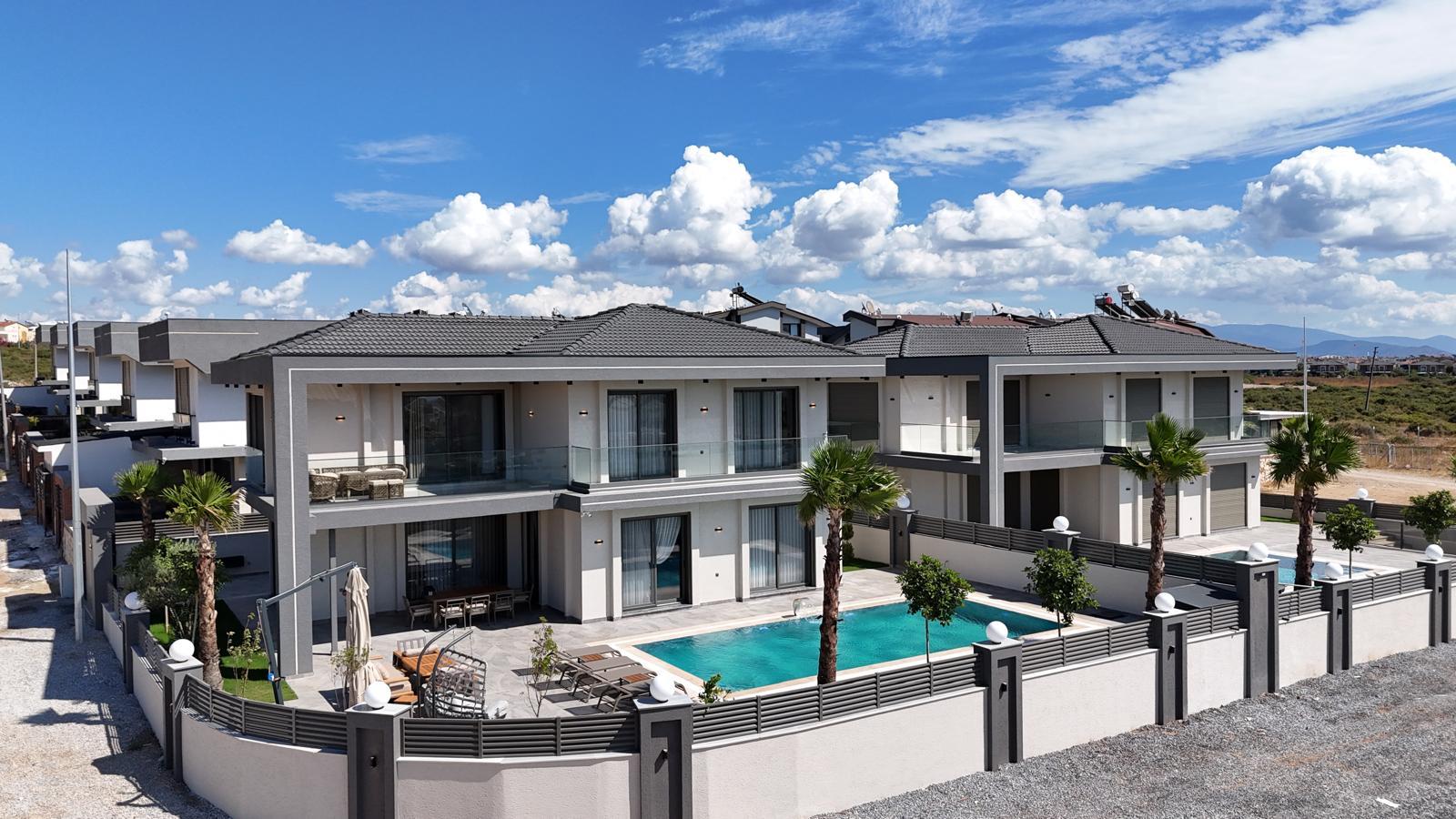 Didim Efeler’de Geniş Arsa, Özel Havuz, Tam Müstakil Villa